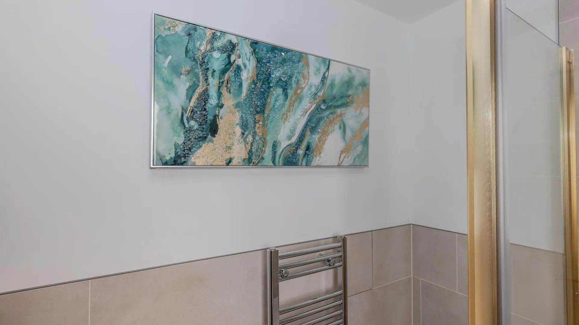 Seaside Escape L Steps From Brighton Beach L Balcony L 1Bd Appartement