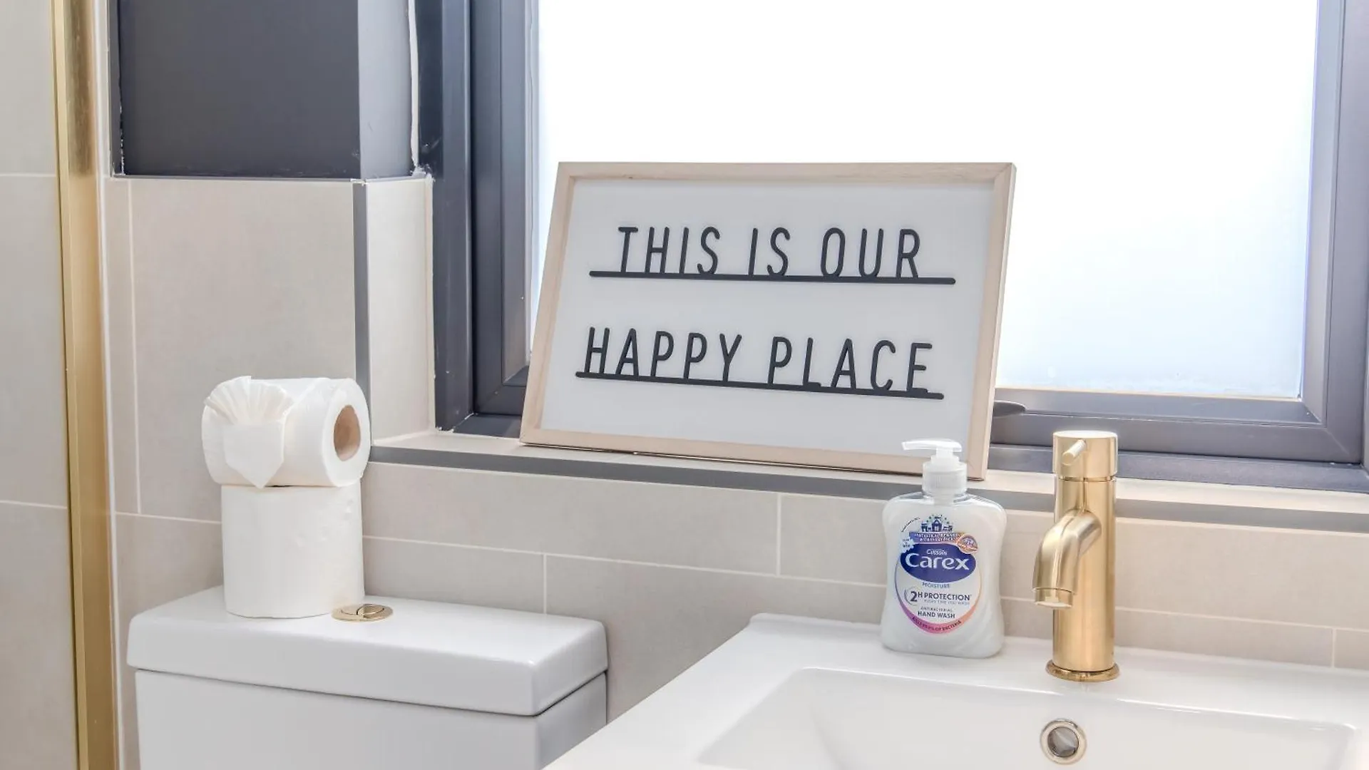 Seaside Escape L Steps From Brighton Beach L Balcony L 1Bd